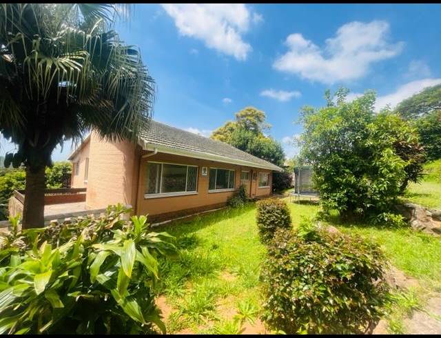4 BEDROOM HOUSE FOR SALE IN YELLOWWOOD PARK